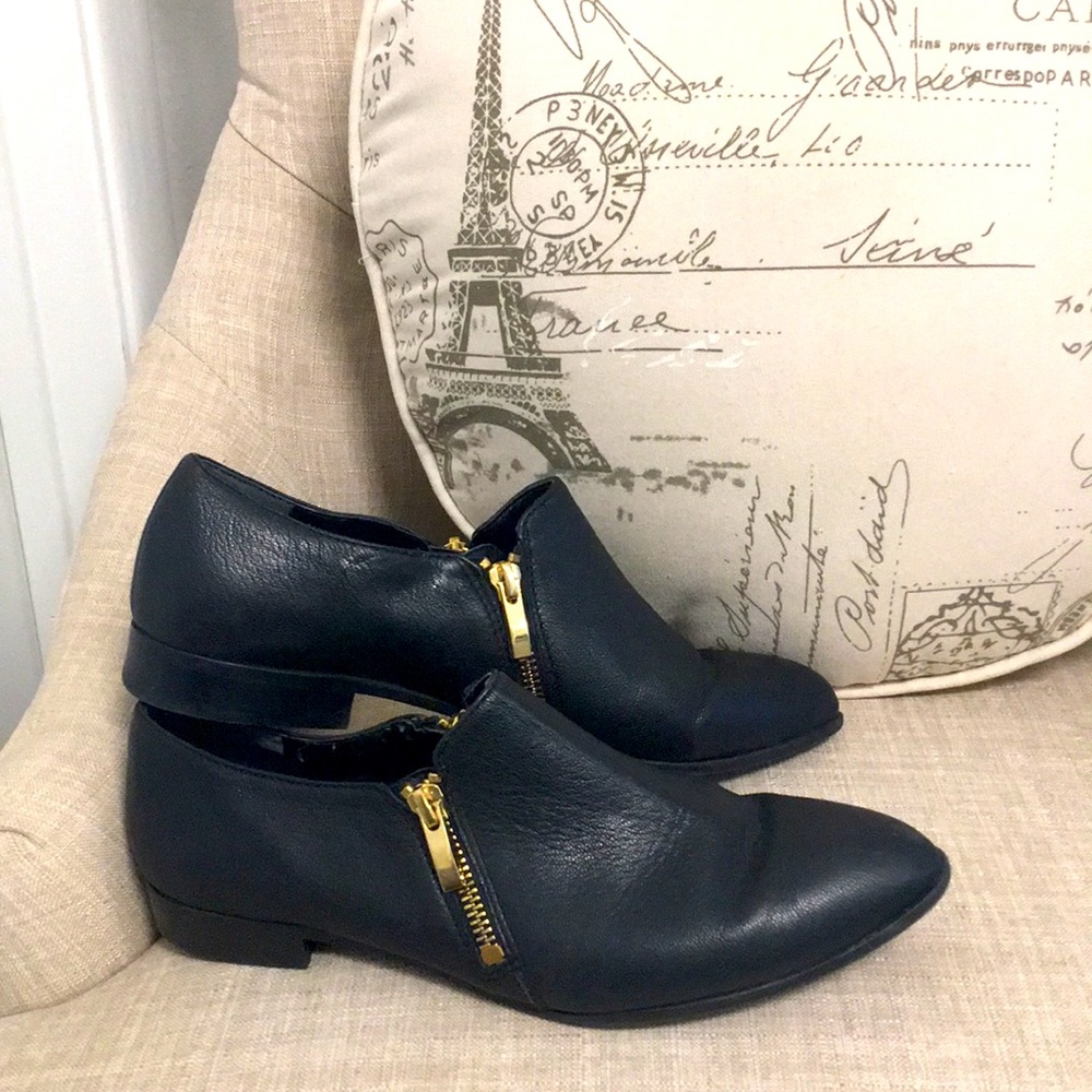 Gold Zipper Black loafers, Size 8